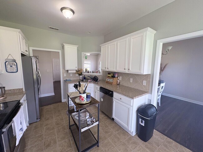 Building Photo - 174 Moonstone Ct