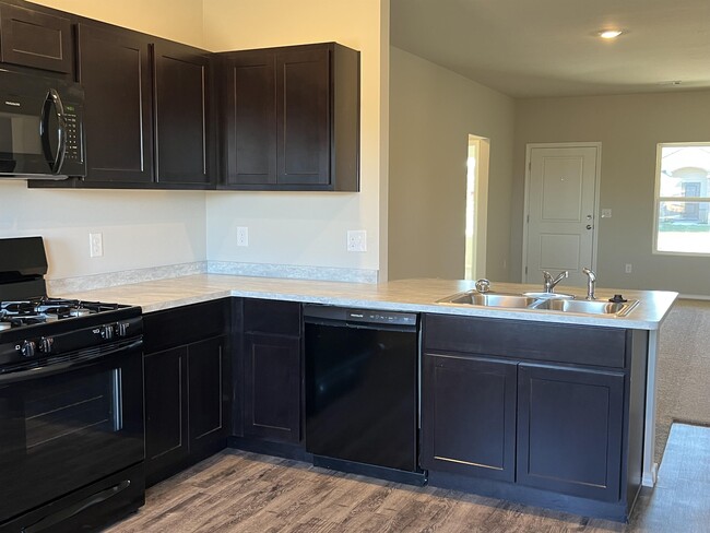 Building Photo - 561 SE 3rd Ter