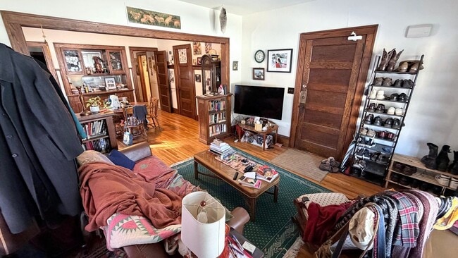 Building Photo - 2 Bedroom Apartment in Prospect Park