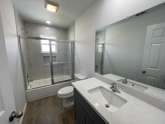 Building Photo - 1525 Estudiantes Dr