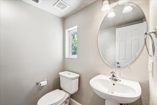 Building Photo - 57 Rossignol Cir