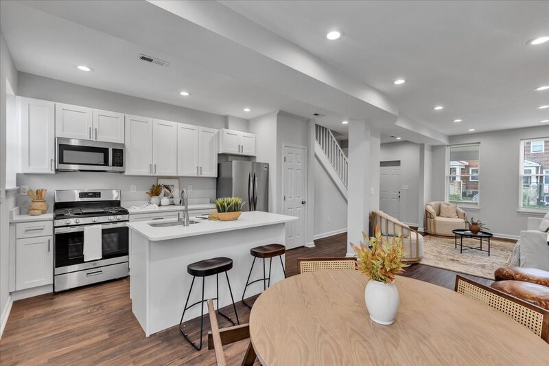 Building Photo - 787 N Grantley St