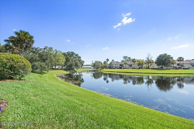 Building Photo - 107 Island Dr