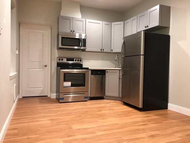 102 full kitchen - 3505 Race St