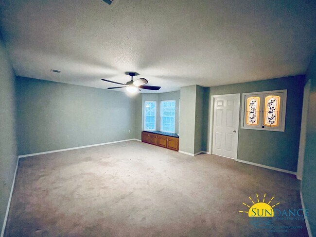 Building Photo - 606 Emerald Ln