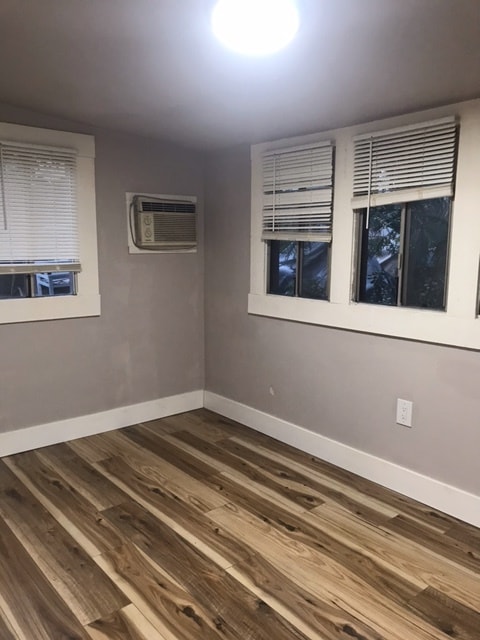 second (smaller bedroom) - 10512 Jardine Ave