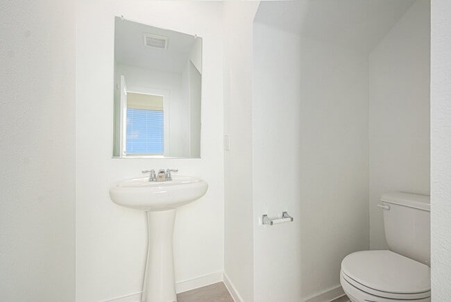 Building Photo - 911 Sandhill Crane Ln