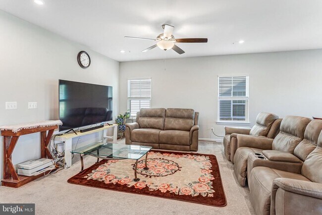 Building Photo - 11241 Wheeler Ridge Dr