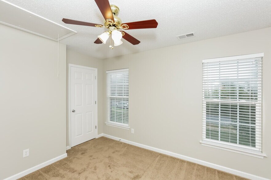 Building Photo - 5271 Moonlight Trail SW