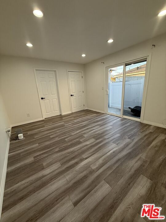 Building Photo - 10745 Saticoy St