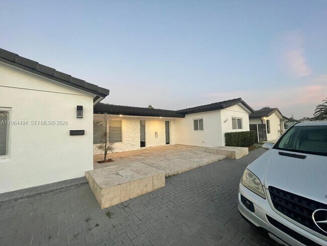 Building Photo - 2837 SW 126th Ave