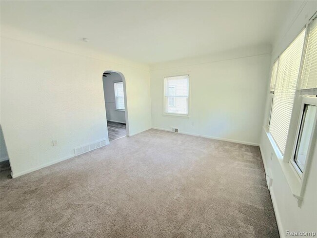 Building Photo - 21212 Rensselaer St