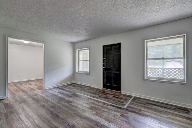 Building Photo - 3266 Betty Pl