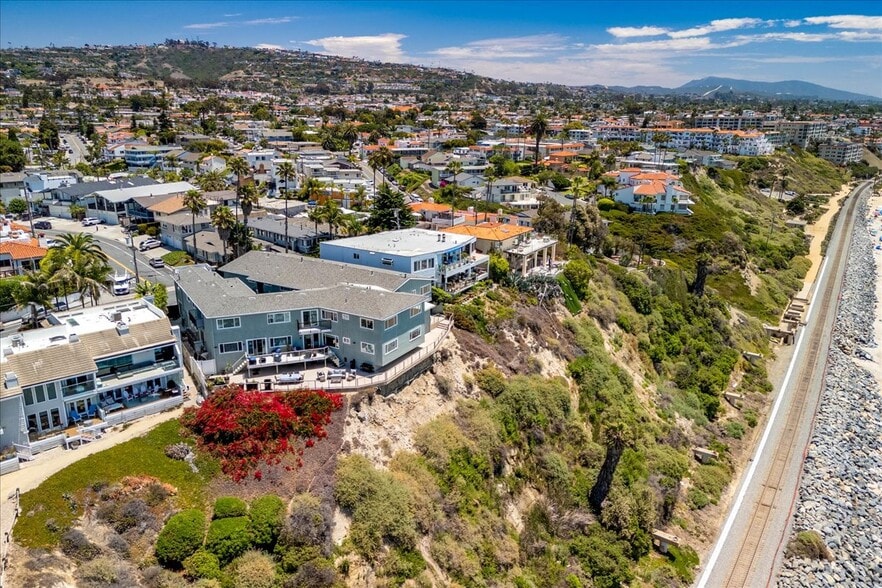 Building Photo - 811 Buena Vista