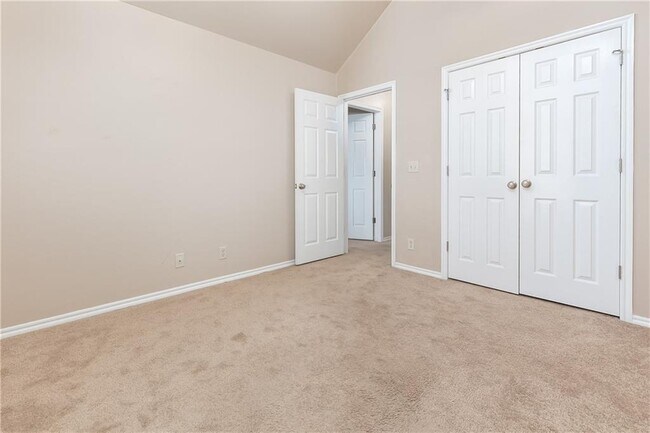 Building Photo - 17024 Woodvine Dr