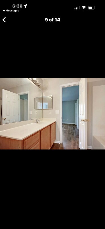 Building Photo - 8131 Shadow Oak Dr