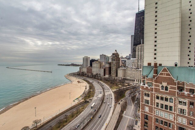 Building Photo - 1150 N Lake Shore Dr