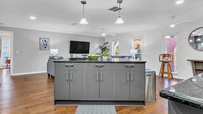 Building Photo - Luxurious FURNISHED 4BR/3BA Pool Home with...