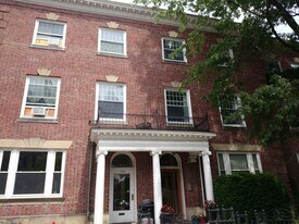Building Photo - 1726 Beacon St