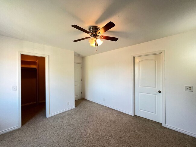 Building Photo - 1592 Kingston Way