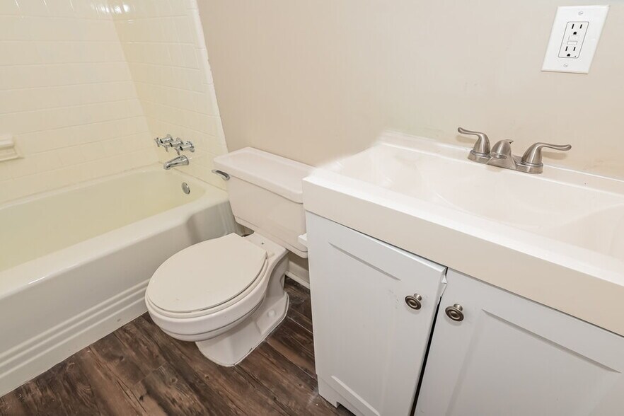 Building Photo - 3937 Rodby Dr