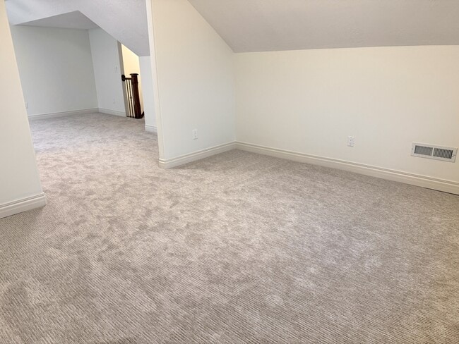 Building Photo - 14328 S Log Home Ln