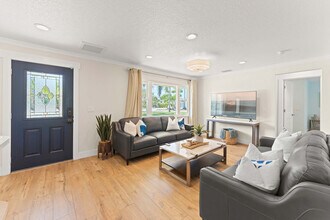 Building Photo - 931 S 4th St