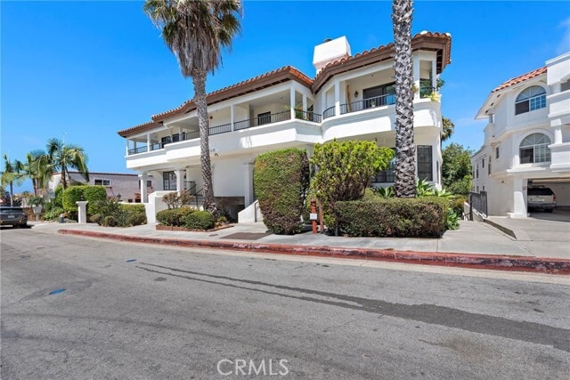 Building Photo - 210 Avenida Montalvo