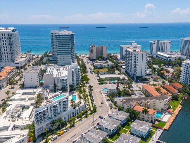 Building Photo - 401 N Birch Rd