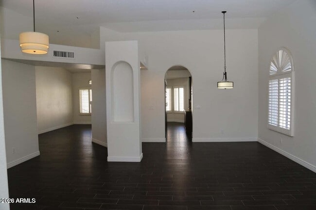 Building Photo - 9014 E Larkspur Dr