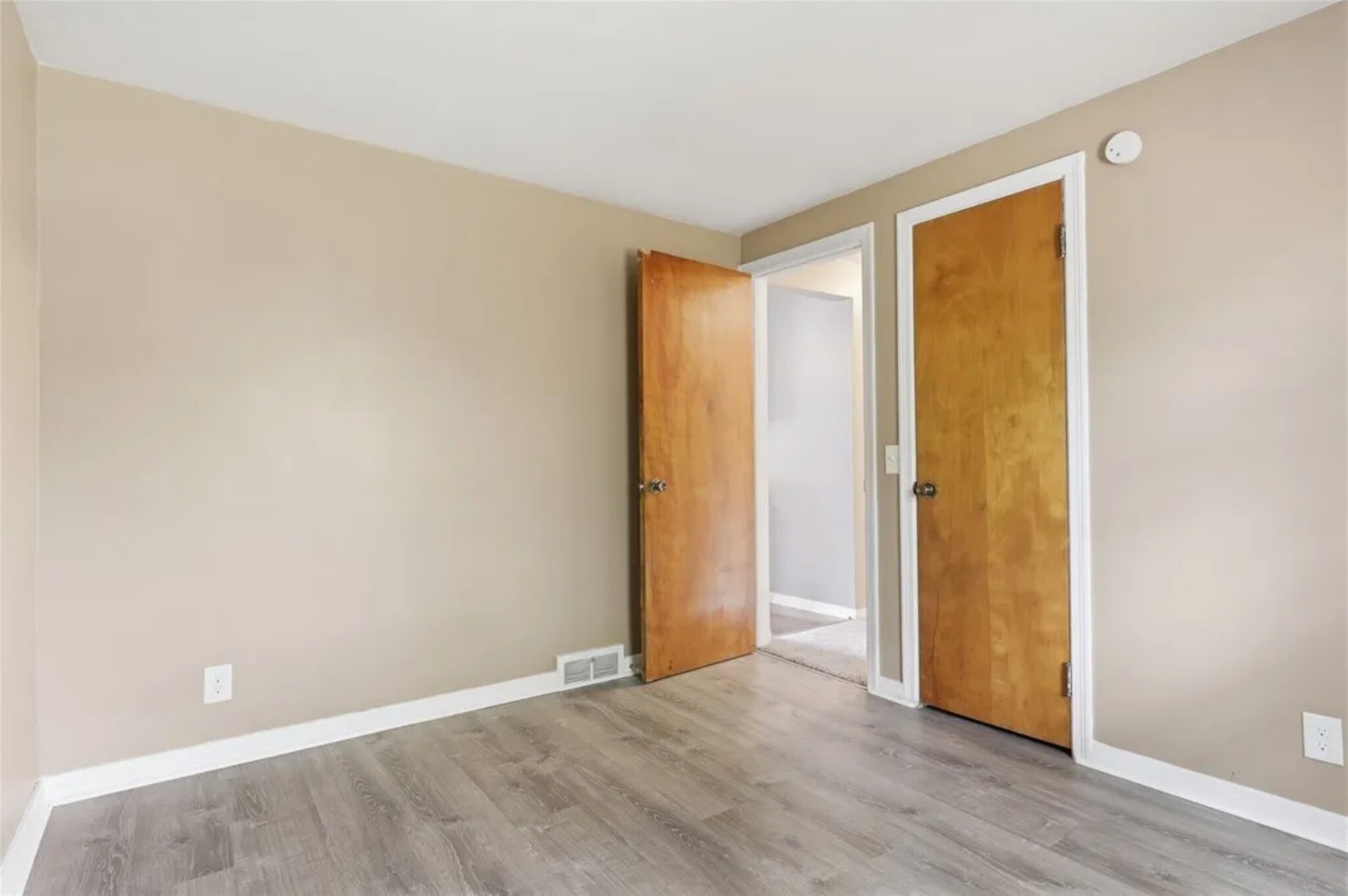 Building Photo - 27 Pleasant View Dr