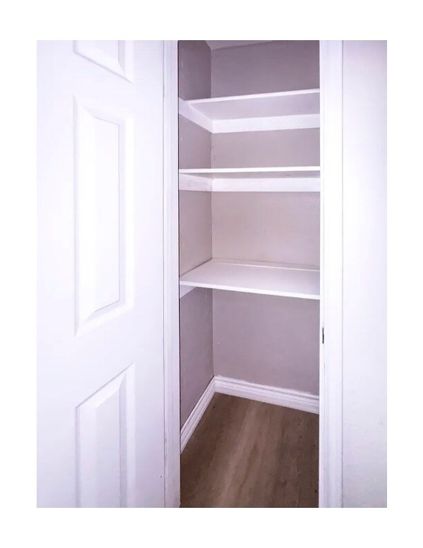 Building Photo - 200 Uhland Rd