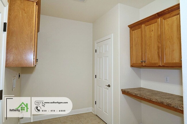 Building Photo - 618 Casa Buena St