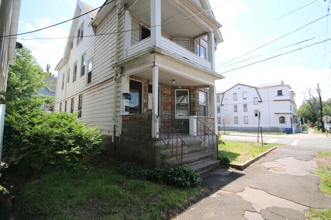 Building Photo - No DEPOSIT! Beautiful 2 bedroom