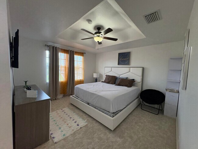Building Photo - 3318 Blue Fin Dr