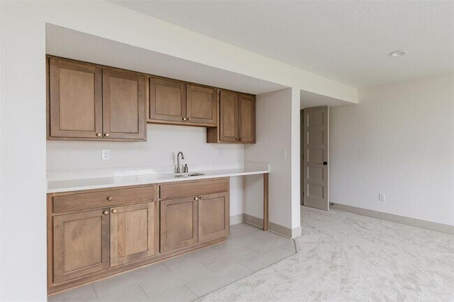 Building Photo - EXECUTIVE RANCH!! 4 Bed, 3 Bath Home in Waukee