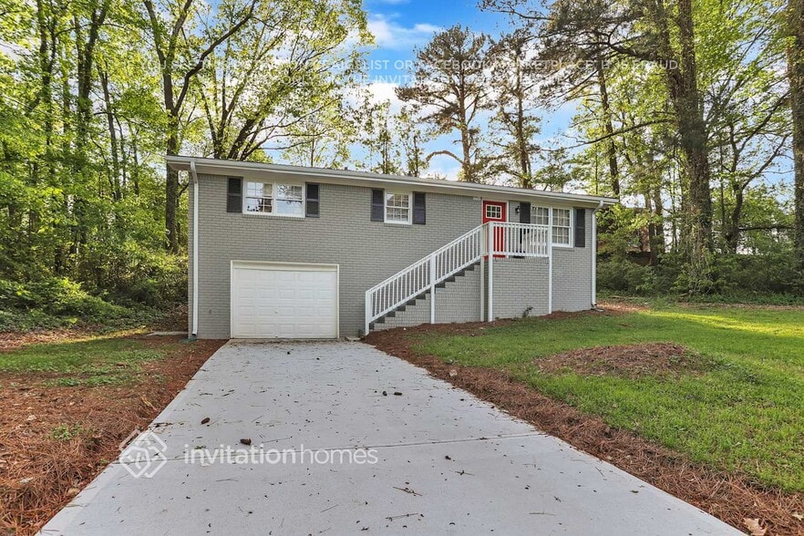 Building Photo - 4891 Lehigh Dr