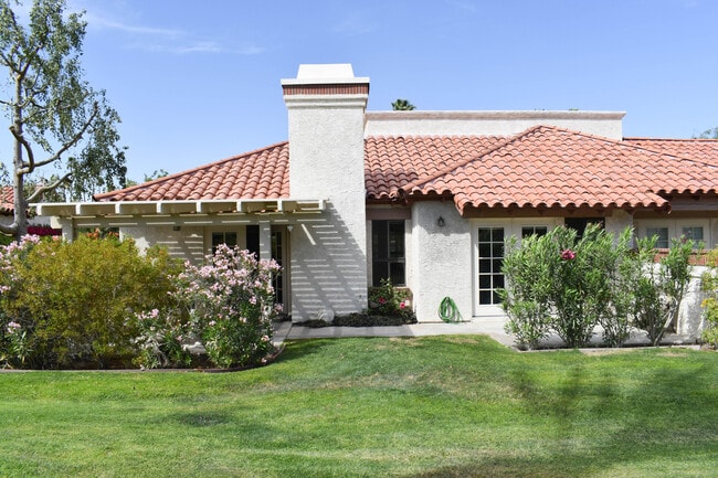 Building Photo - 113 Vitoria Ln