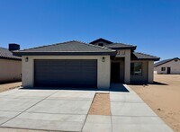 Building Photo - Three Bedroom Two Bath San Luis Home in Lo...