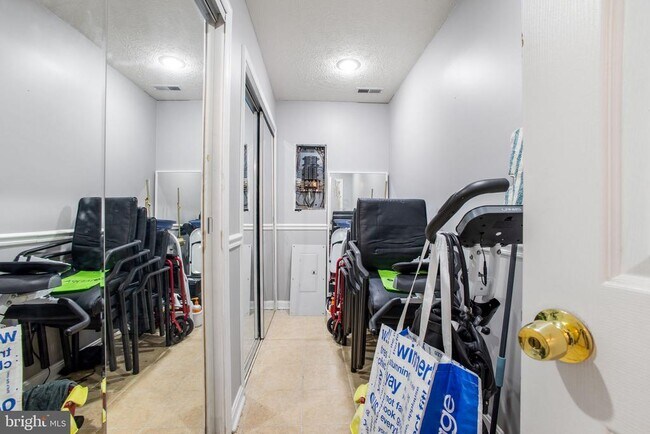 Building Photo - 9820 Berrywood Ct