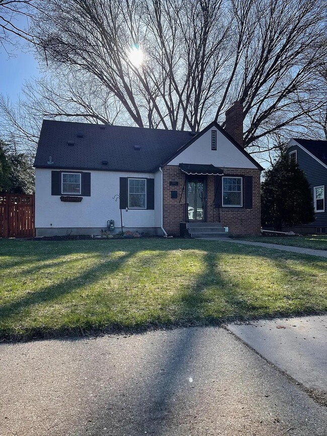 Primary Photo - 3209 Jersey Ave S