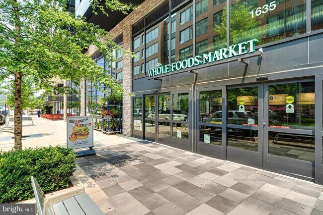 Building Photo - 8350 Greensboro Dr