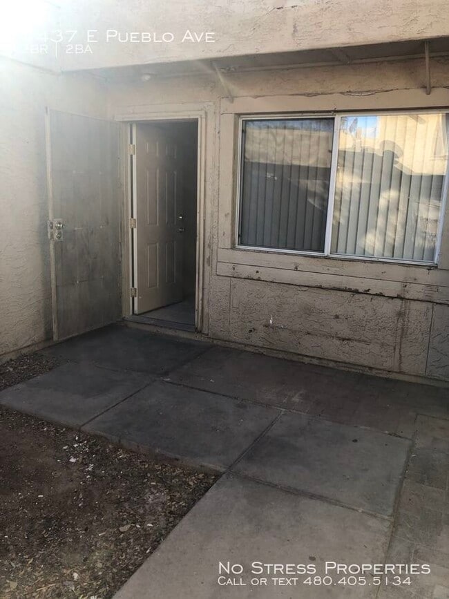 Building Photo - 2 Bed Town Home off 40th St and Broadway!