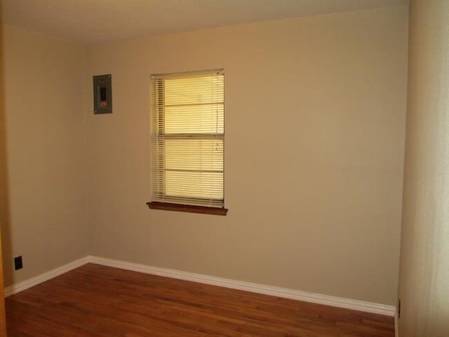 Building Photo - 202 K St