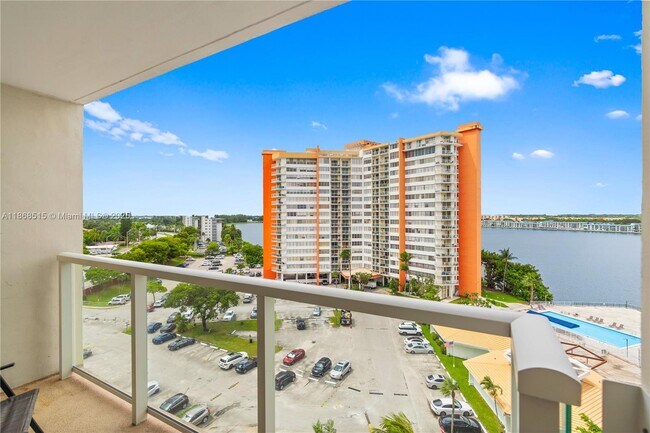 Building Photo - 1351 NE Miami Gardens Dr