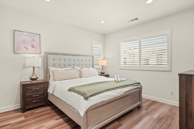 Building Photo - Spacious & Stylish 4 Bed 3 Bath in Chino P...