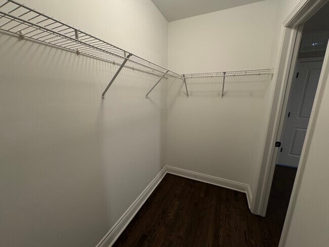 Building Photo - 7254 S Bennett Ave