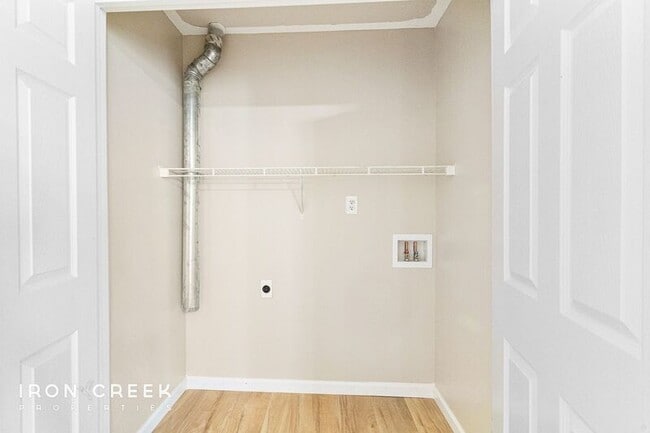 Building Photo - 89 Running Briar Rd