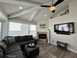 Building Photo - 602 Narcissus Ave