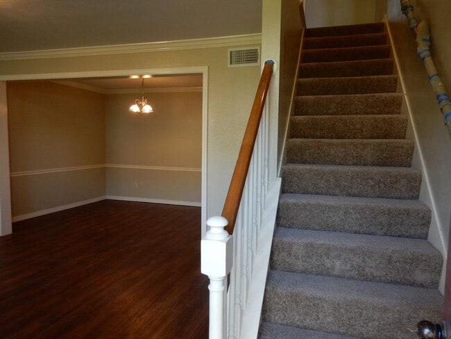 Building Photo - 2 Bedroom 1.5 bath Townhome $300 off 1st Month Special